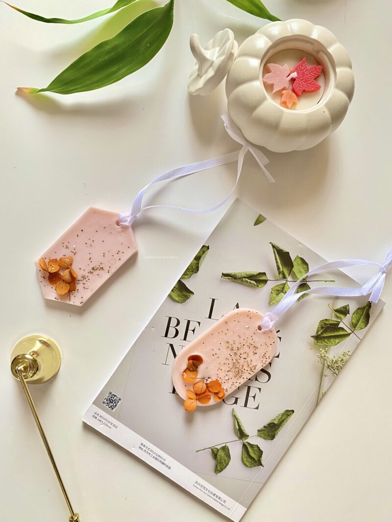 تاغ عطري برائحة الورد